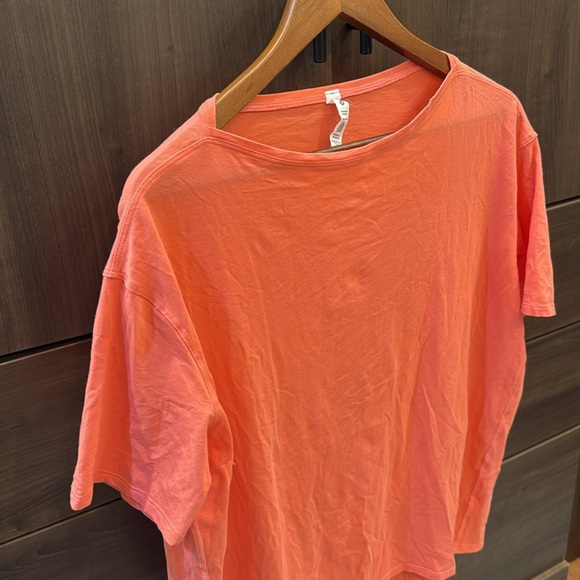 Lululemon peach women’s T-shirt size 8 - Picture 3 of 6